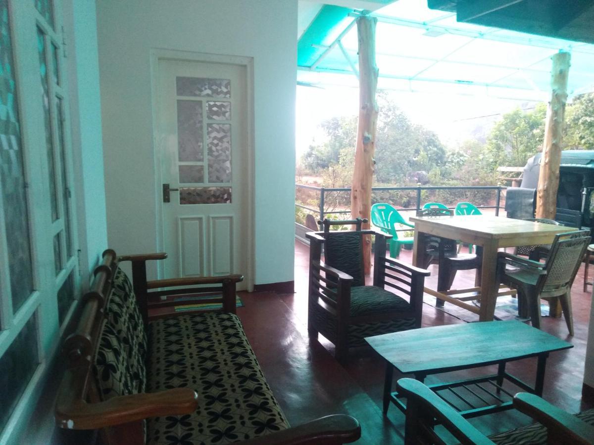 Forest Cyniciam Homestay オヒヤ エクステリア 写真