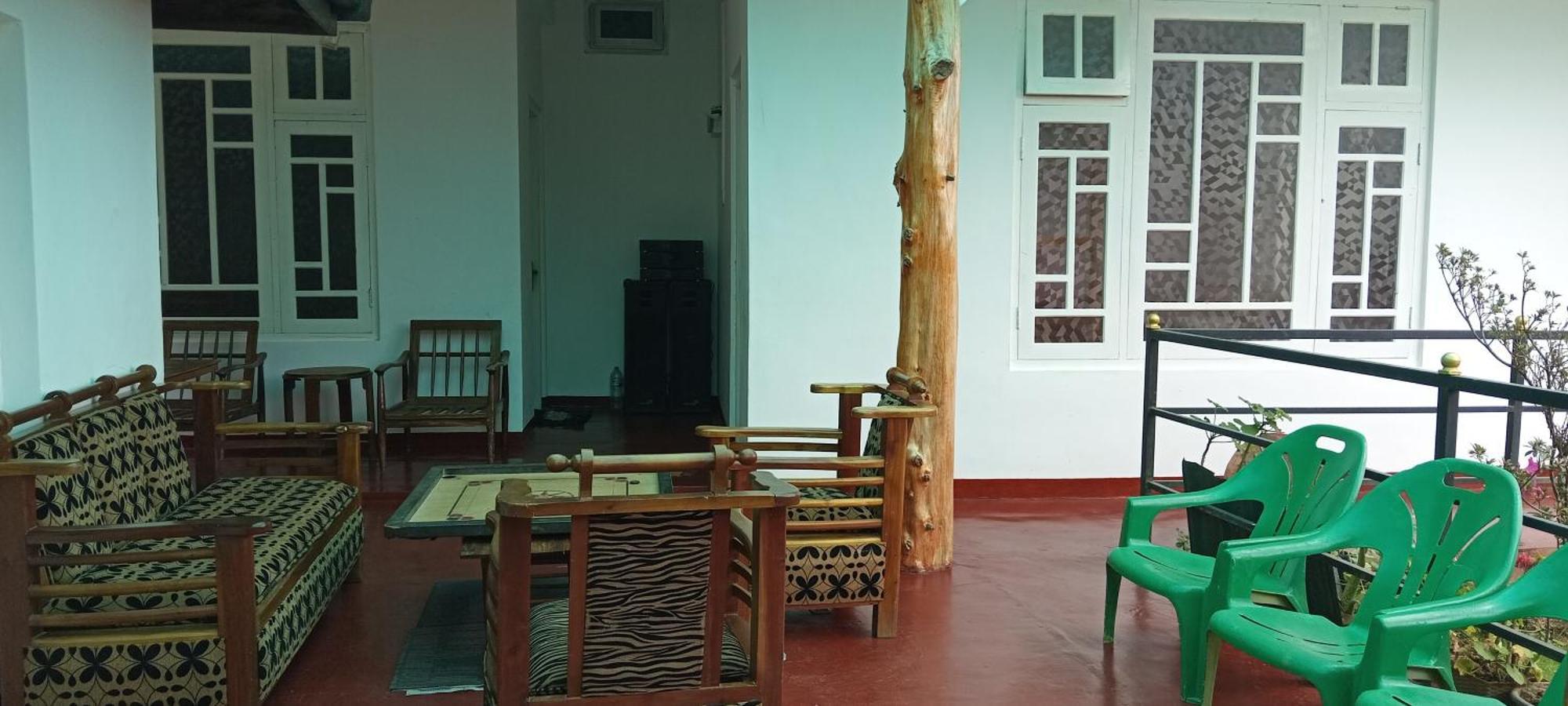 Forest Cyniciam Homestay オヒヤ 部屋 写真